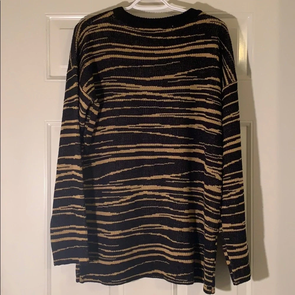 Top - Picture 2 of 4